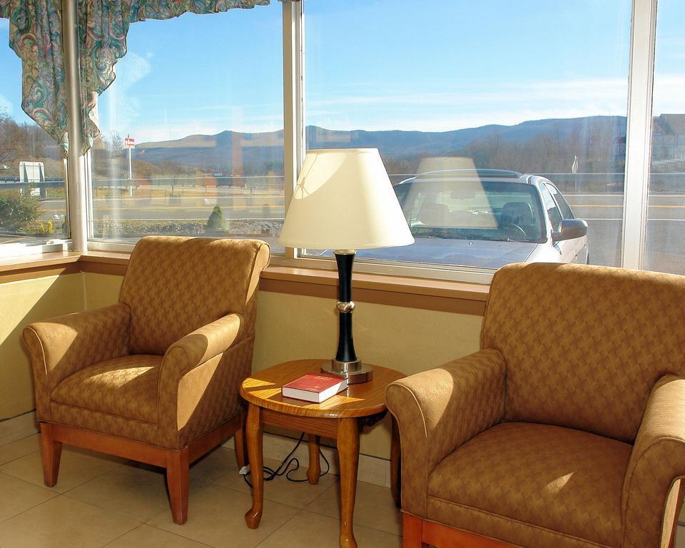 Econo Lodge Wytheville I-77 & I-81 Exterior photo