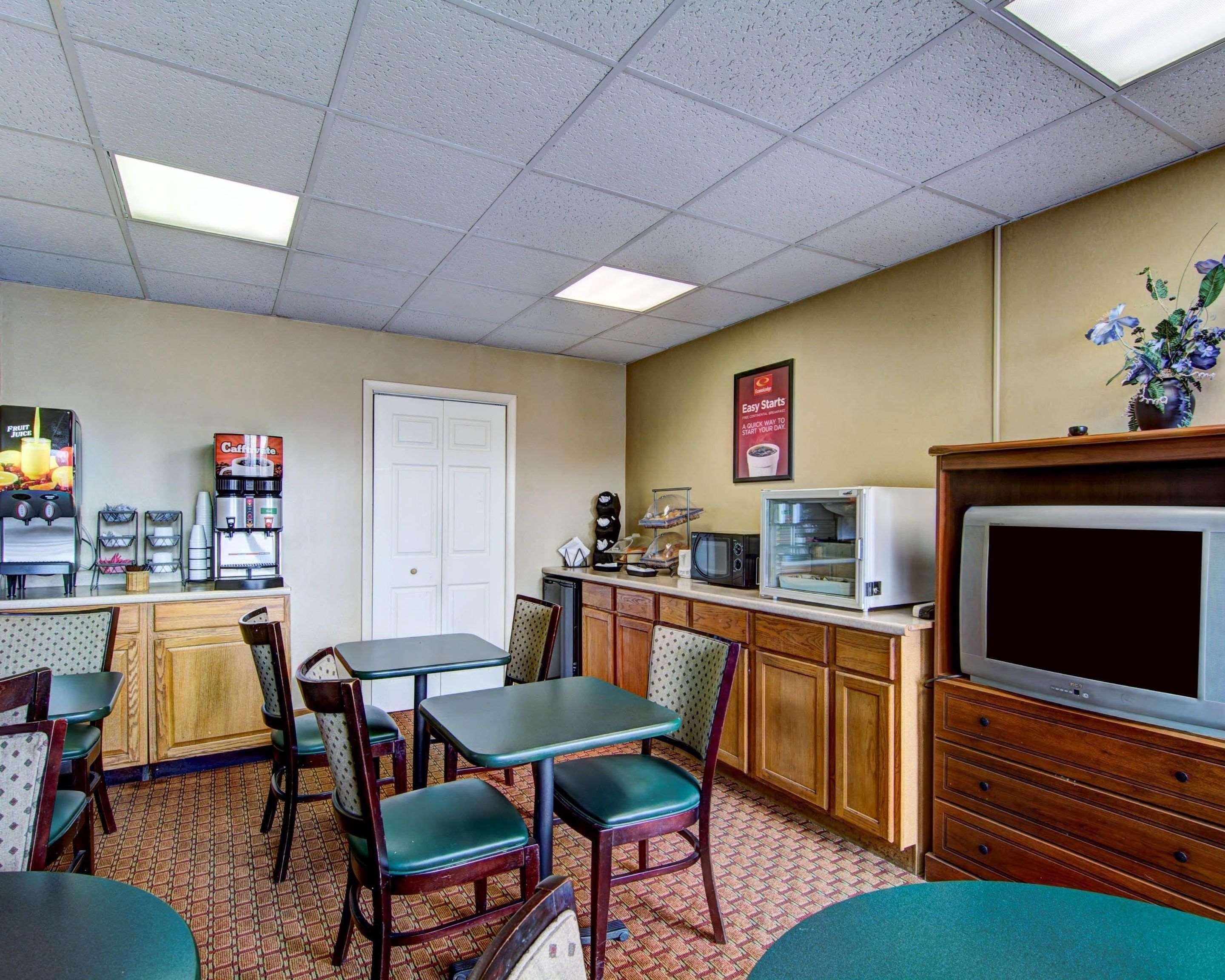 Econo Lodge Wytheville I-77 & I-81 Exterior photo