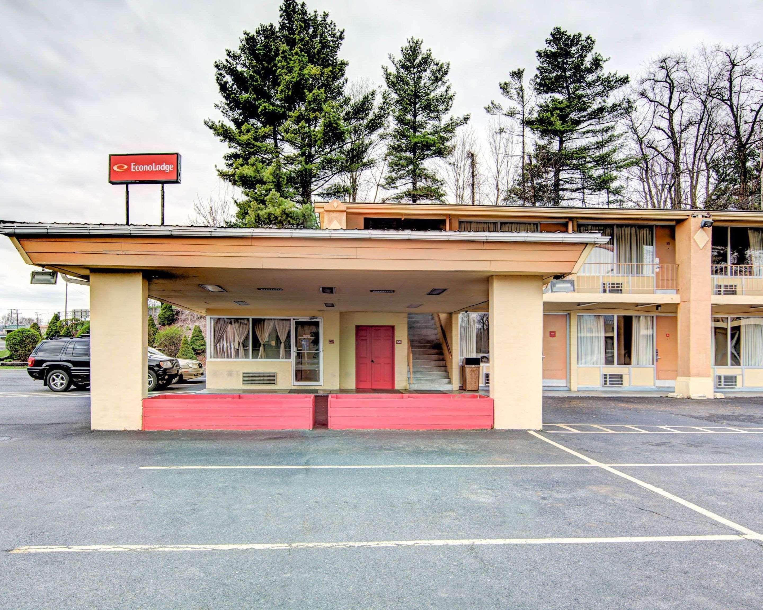 Econo Lodge Wytheville I-77 & I-81 Exterior photo