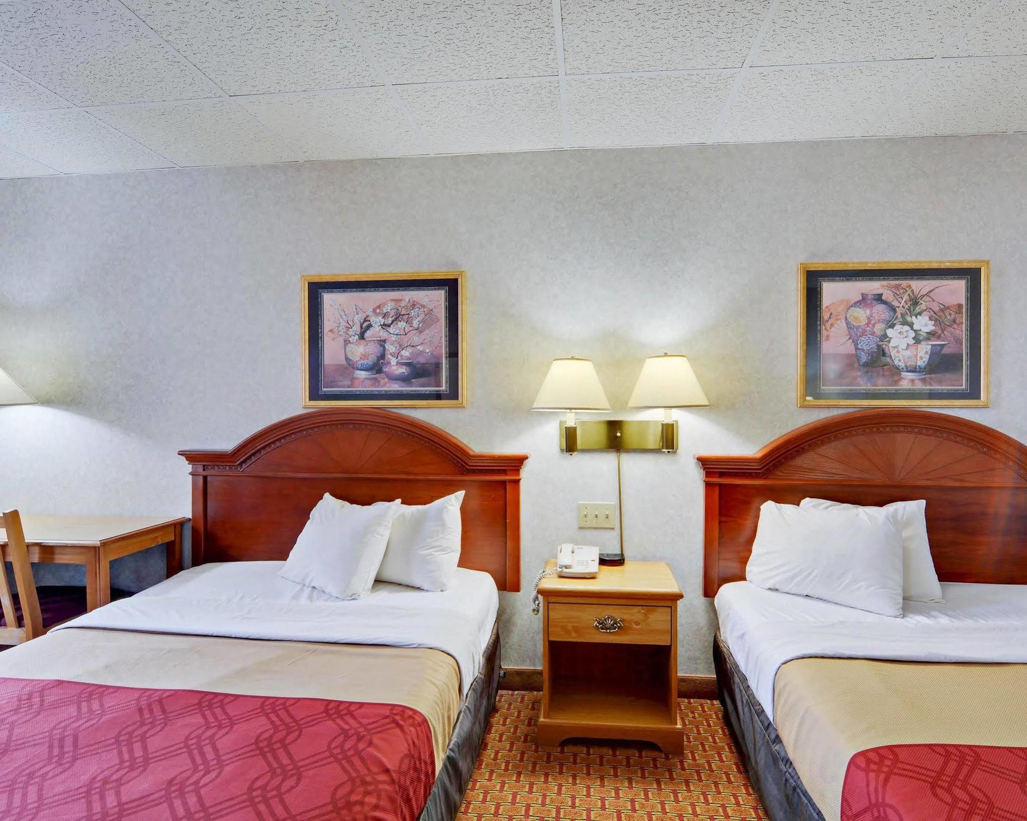 Econo Lodge Wytheville I-77 & I-81 Exterior photo