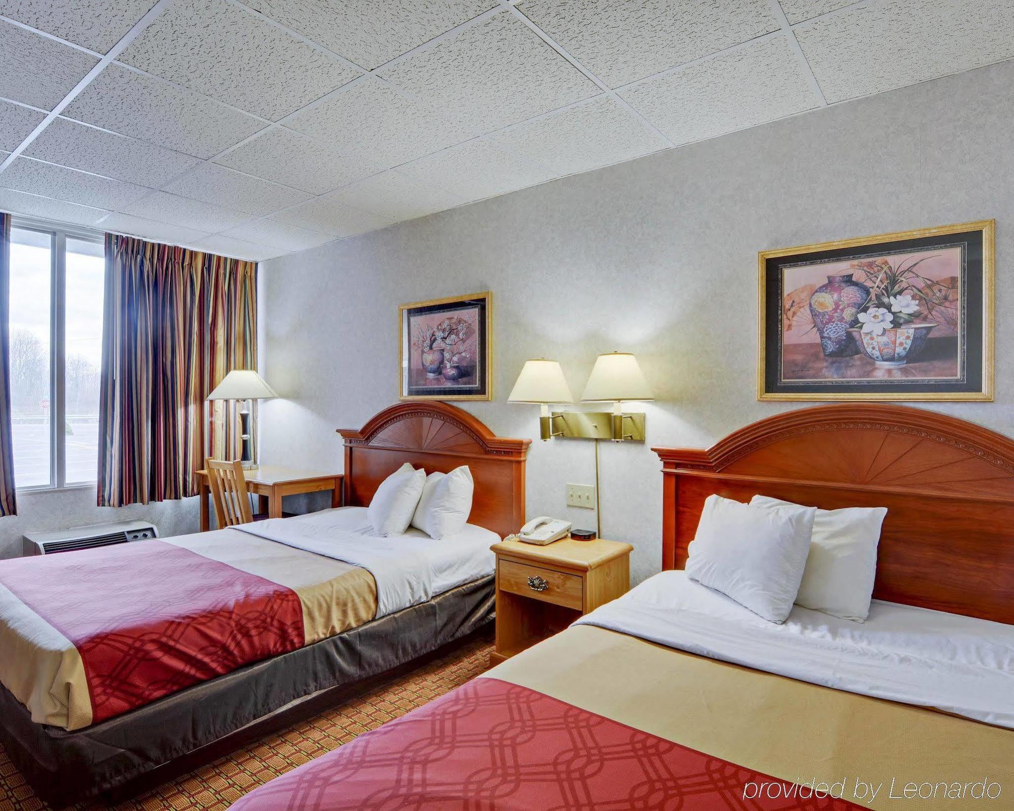 Econo Lodge Wytheville I-77 & I-81 Exterior photo