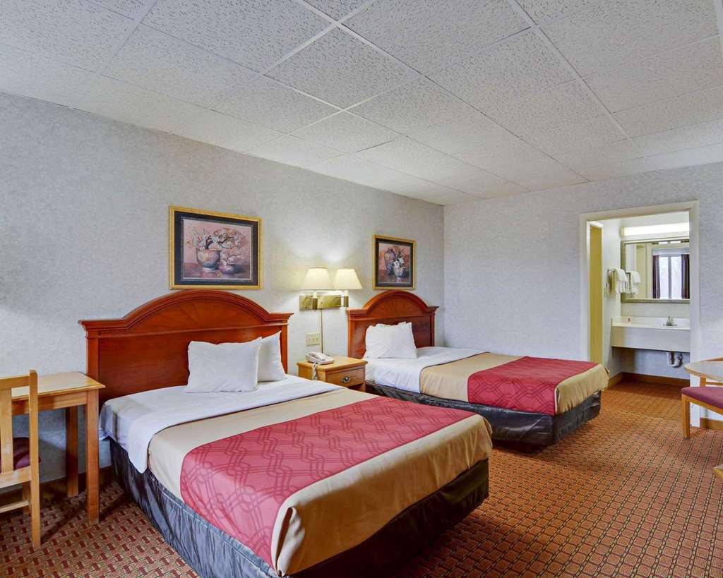 Econo Lodge Wytheville I-77 & I-81 Room photo